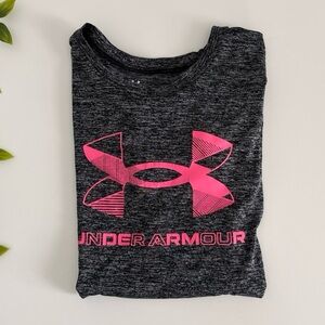 girls under armour charcoal & pink tee